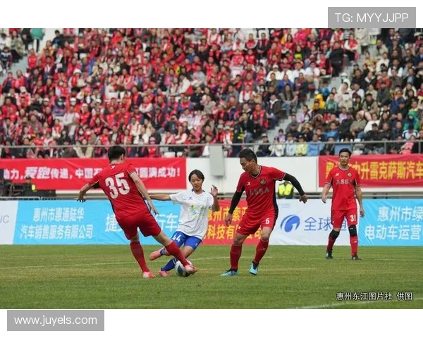 与足球明星同场竞技的精彩瞬间视频分享 与足球明星同场竞技的精彩瞬间视频分享