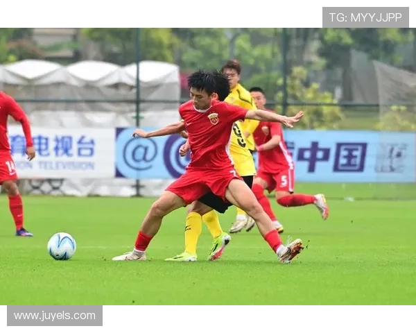 上海足球队在邀请赛中的强劲表现与未来发展潜力分析