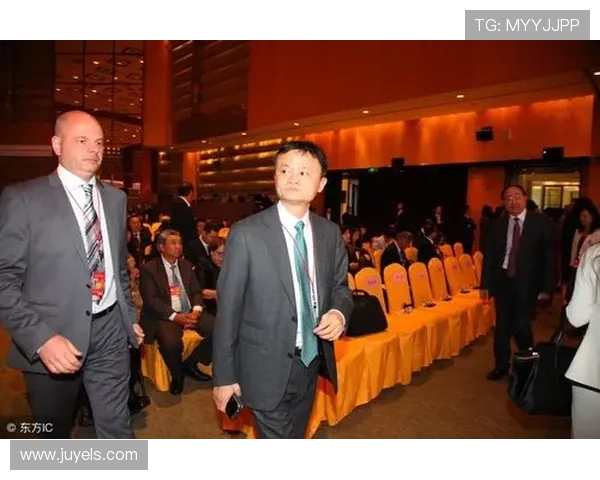 中国足球明星保镖揭秘背后的故事与职业生涯的挑战与荣耀 中国足球明星保镖揭秘背后的故事与职业生涯的挑战与荣耀