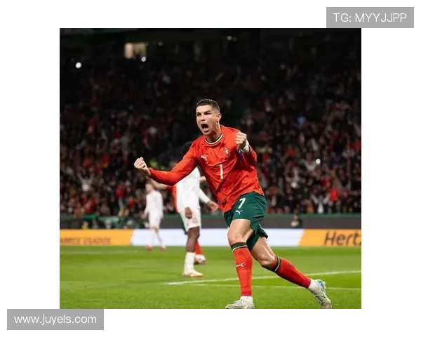 世界著名足球明星C罗的传奇生涯与辉煌成就回顾 世界著名足球明星C罗的传奇生涯与辉煌成就回顾