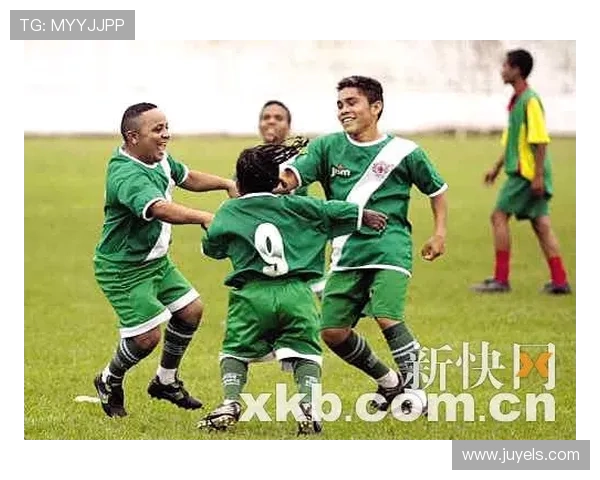 从侏儒到足球巨星他的成长故事令人感动与励志 从侏儒到足球巨星他的成长故事令人感动与励志