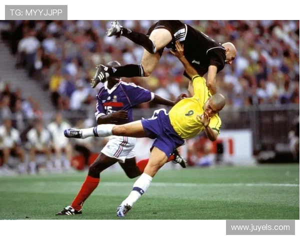 从草根到巨星他用简朴的生活诠释足球的真谛与热爱