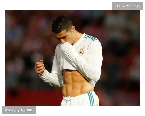 不同足球明星的腹肌对比与训练秘诀揭秘